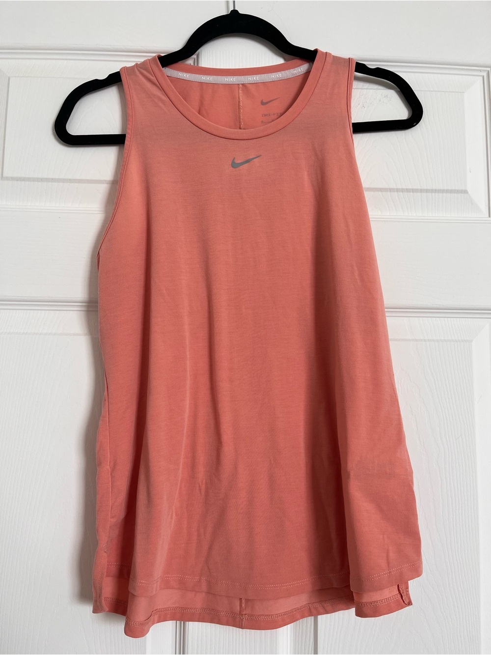 Nike Women’s Coral Sleeveless Performance Tank